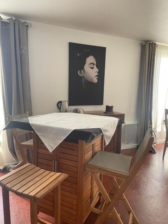 Les Terrasses Des Gardies Bed & Breakfast Pignan Екстериор снимка
