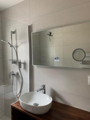 Les Terrasses Des Gardies Bed & Breakfast Pignan Екстериор снимка